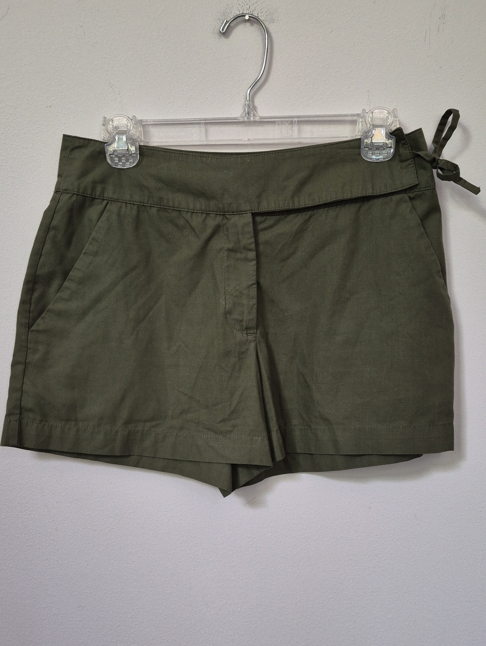 New York & Company Olive Tie-Waist Casual Shorts Womens 6 Soft Tailored Summer